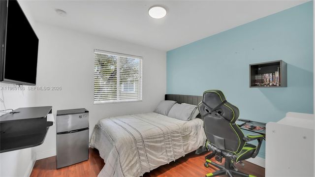 2342 SE 10th St ., Homestead, FL 33035