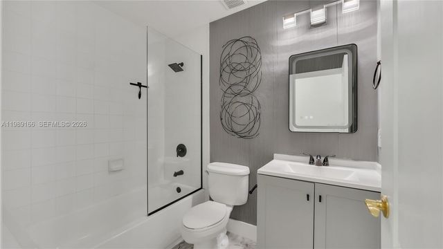 2342 SE 10th St ., Homestead, FL 33035