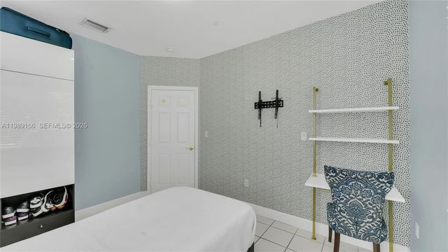 2342 SE 10th St ., Homestead, FL 33035