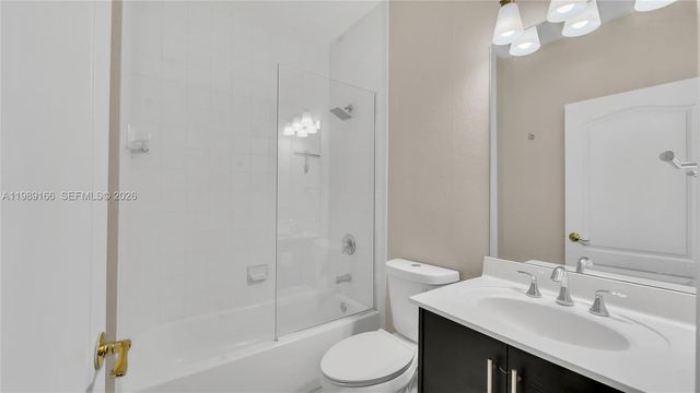 2342 SE 10th St ., Homestead, FL 33035