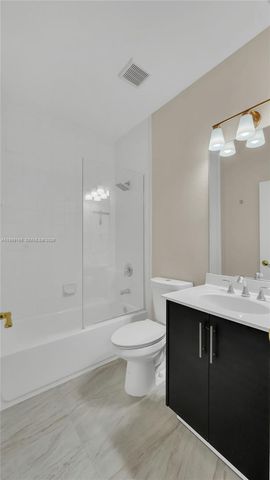 2342 SE 10th St ., Homestead, FL 33035