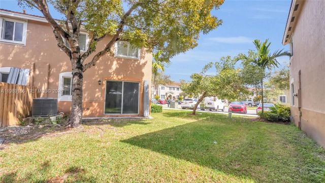 2342 SE 10th St ., Homestead, FL 33035