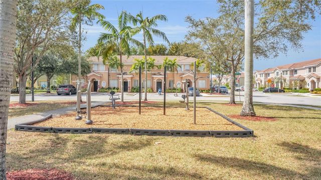 2342 SE 10th St ., Homestead, FL 33035
