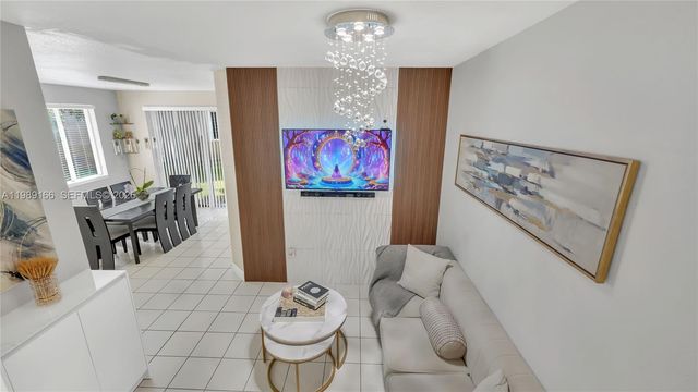 2342 SE 10th St ., Homestead, FL 33035