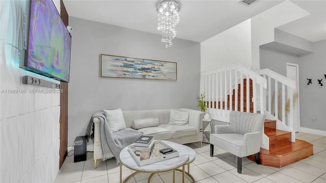 2342 SE 10th St ., Homestead, FL 33035