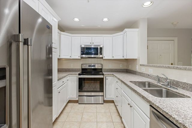 5 Sally Sweets Way 118, Salem, NH 03079