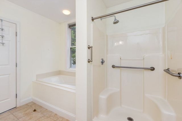 5 Sally Sweets Way 118, Salem, NH 03079