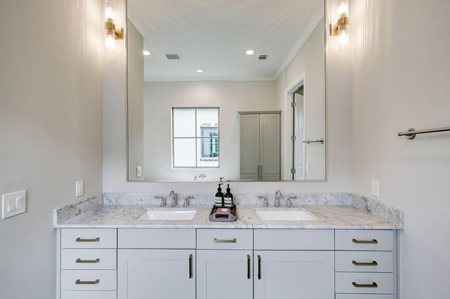 505 Reinicke Street, Houston, TX 77007