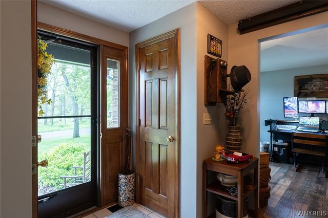 4506 Sharon Drive, Lockport Town, NY 14094