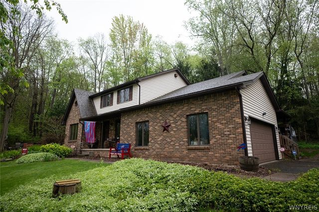 4506 Sharon Drive, Lockport Town, NY 14094