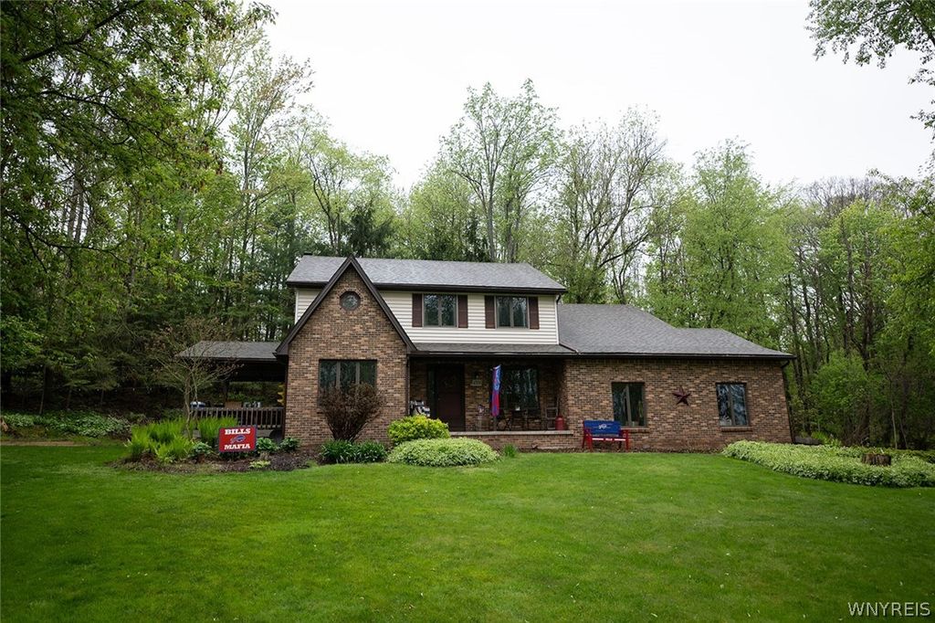 4506 Sharon Drive, Lockport Town, NY 14094