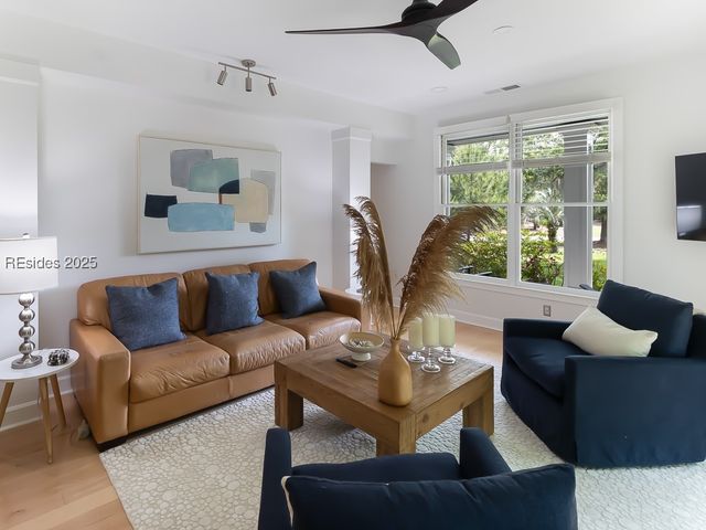 1 Crosstree Dr, Hilton Head Island, SC 29926