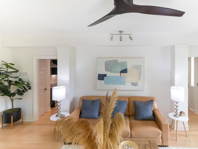 1 Crosstree Dr, Hilton Head Island, SC 29926