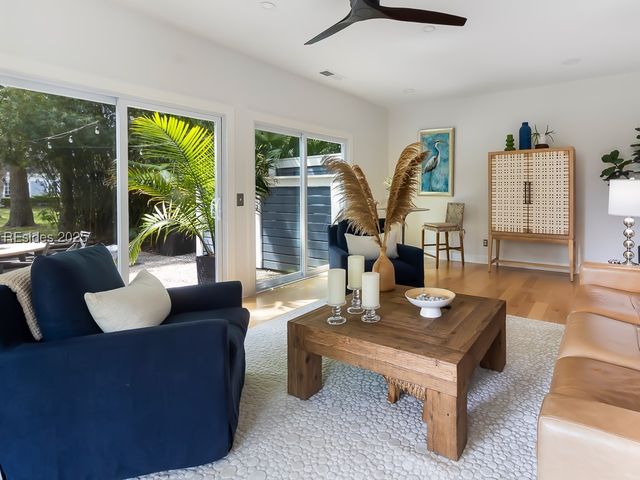 1 Crosstree Dr, Hilton Head Island, SC 29926