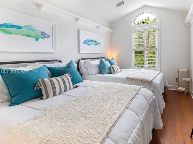 1 Crosstree Dr, Hilton Head Island, SC 29926