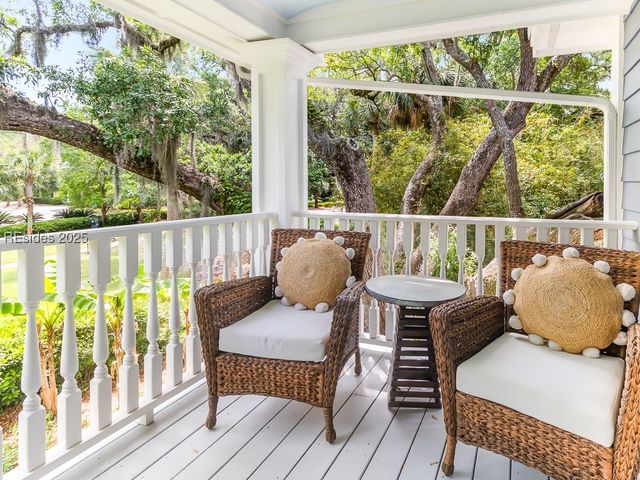 1 Crosstree Dr, Hilton Head Island, SC 29926