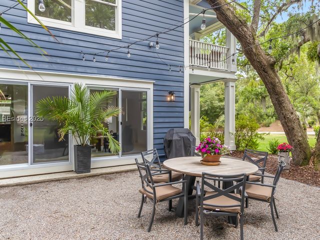 1 Crosstree Dr, Hilton Head Island, SC 29926