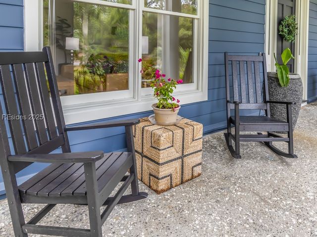1 Crosstree Dr, Hilton Head Island, SC 29926