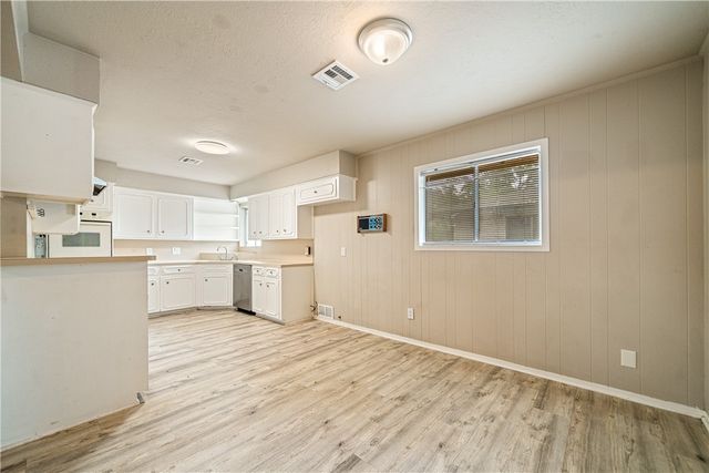 6322 Boca Raton Dr, Corpus Christi, TX 78413