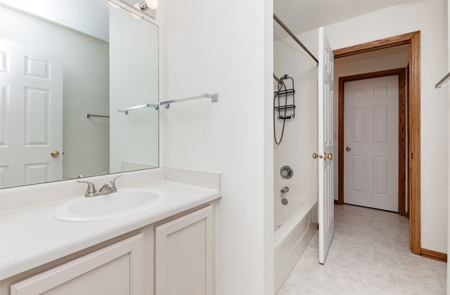 1037 NW Prairie Ridge Drive, Ankeny, IA 50023