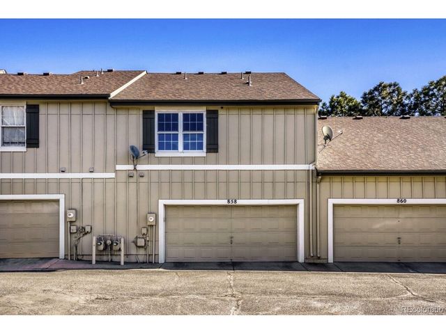 858 S Granby Cir, Aurora, CO 80012