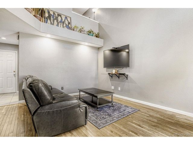 858 S Granby Cir, Aurora, CO 80012