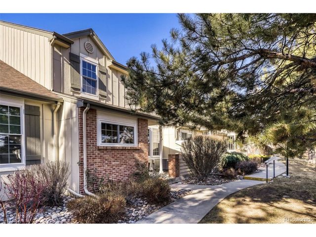 858 S Granby Cir, Aurora, CO 80012