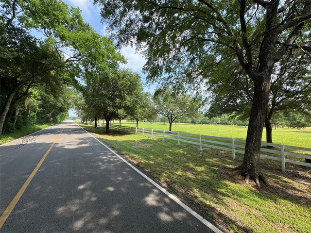 24077 Old Dobbin Plantersvil Road, Montgomery, TX 77316