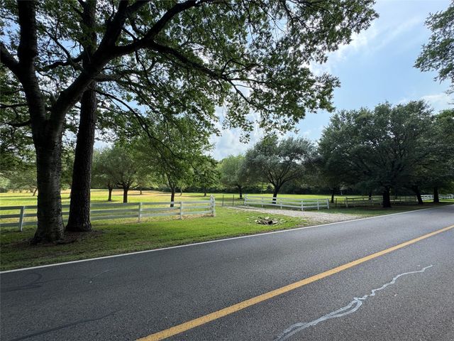 24077 Old Dobbin Plantersvil Road, Montgomery, TX 77316