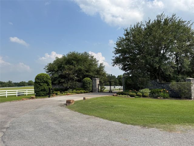 24077 Old Dobbin Plantersvil Road, Montgomery, TX 77316
