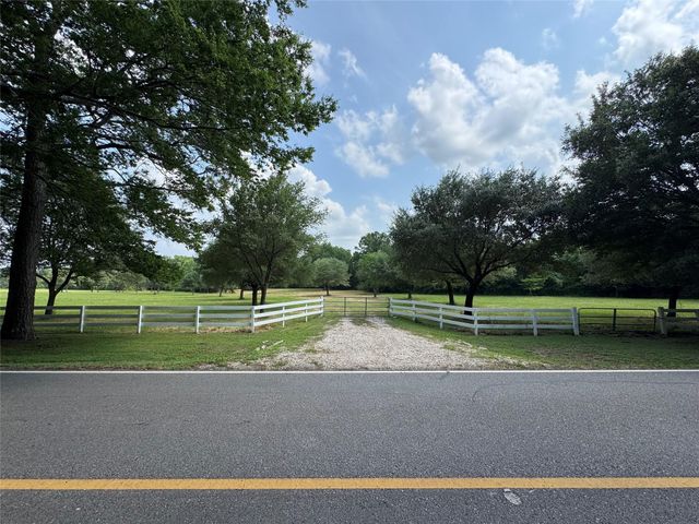24077 Old Dobbin Plantersvil Road, Montgomery, TX 77316