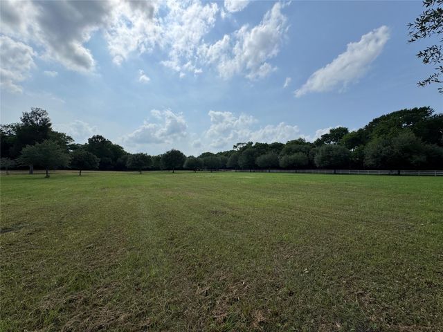 24077 Old Dobbin Plantersvil Road, Montgomery, TX 77316
