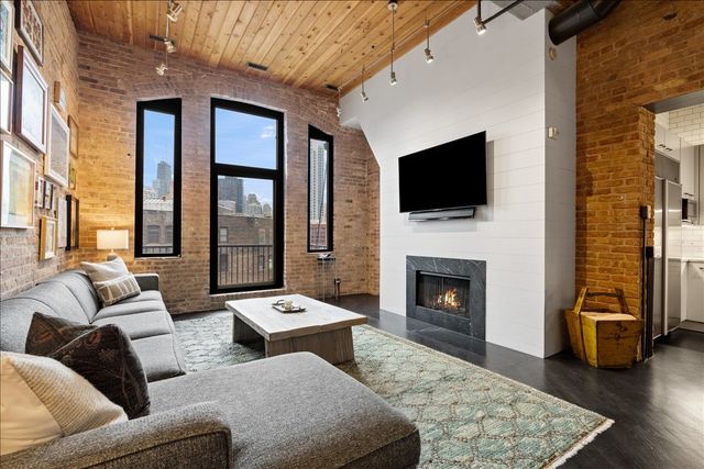 550 N Kingsbury Street 614, Chicago, IL 60654