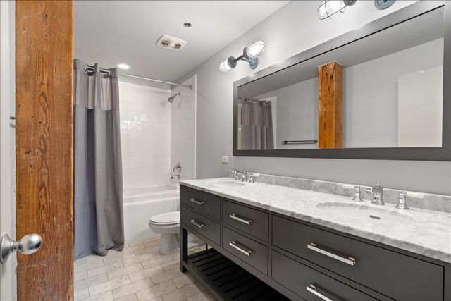 550 N Kingsbury Street 614, Chicago, IL 60654