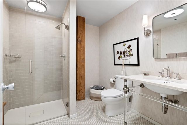 550 N Kingsbury Street 614, Chicago, IL 60654