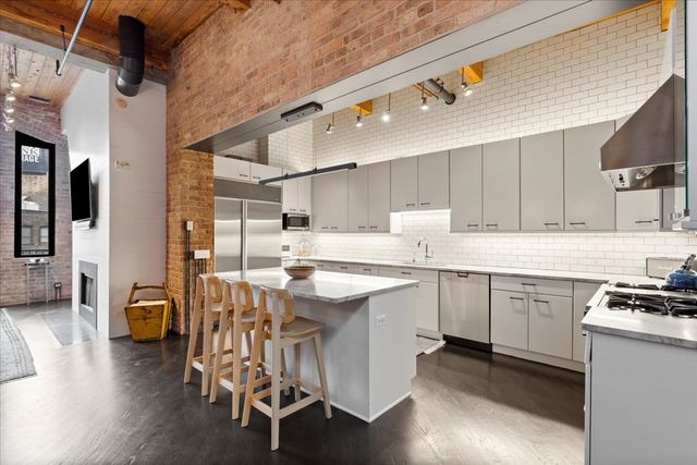 550 N Kingsbury Street 614, Chicago, IL 60654