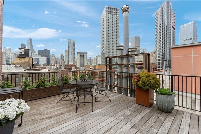 550 N Kingsbury Street 614, Chicago, IL 60654