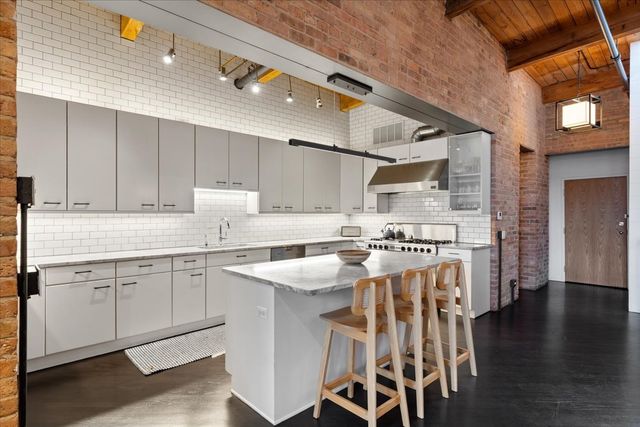 550 N Kingsbury Street 614, Chicago, IL 60654