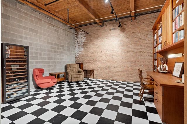 550 N Kingsbury Street 614, Chicago, IL 60654