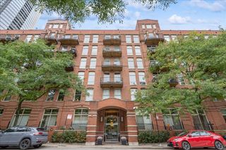 550 N Kingsbury Street 614, Chicago, IL 60654