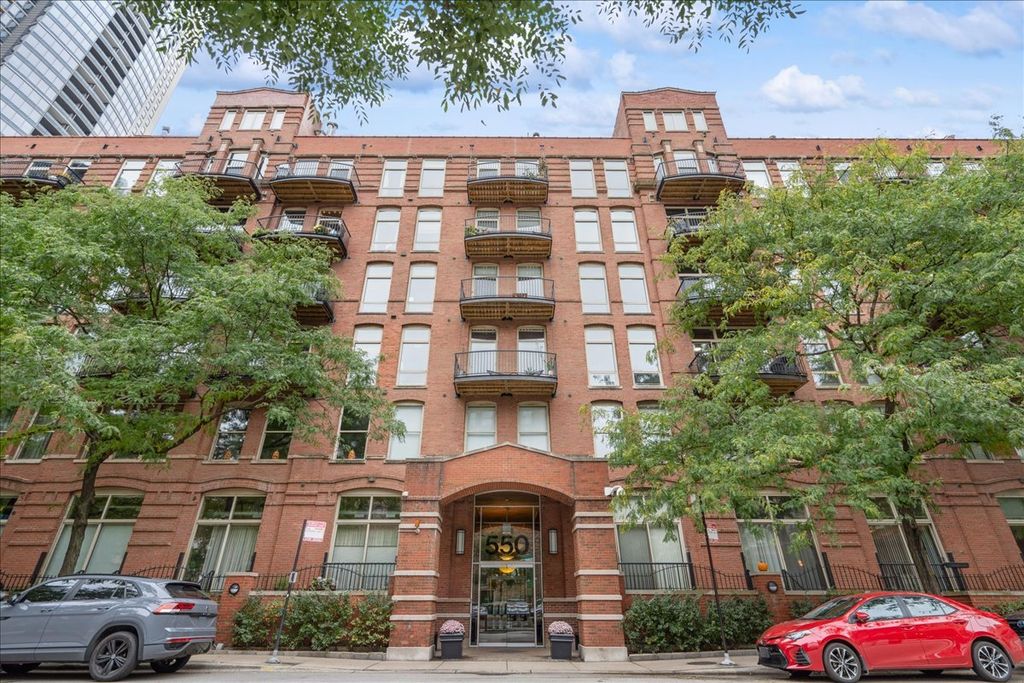 550 N Kingsbury Street 614, Chicago, IL 60654