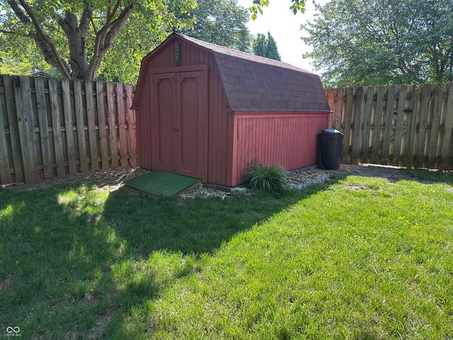 3752 Ironwood Drive, Columbus, IN 47203