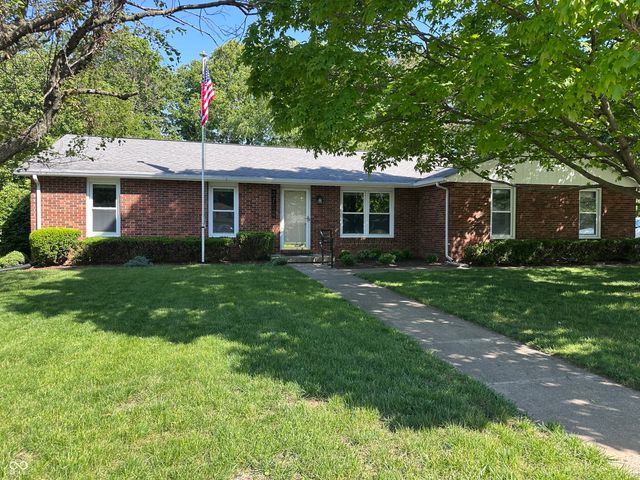 3752 Ironwood Drive, Columbus, IN 47203