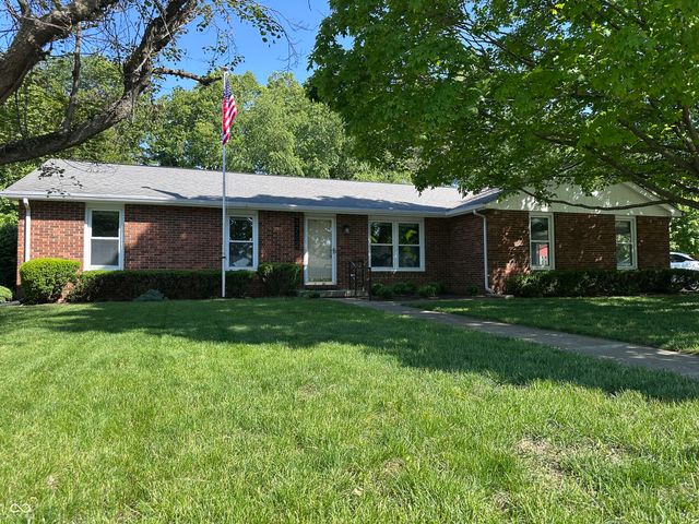 3752 Ironwood Drive, Columbus, IN 47203