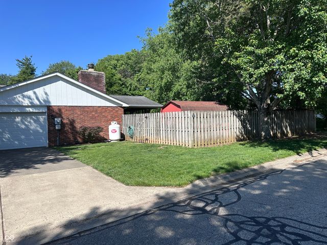 3752 Ironwood Drive, Columbus, IN 47203