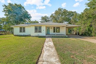 416 S Moseley Street, De Leon, TX 76444