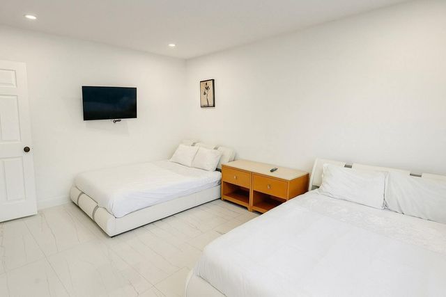 1260 SW 32nd St, Fort Lauderdale, FL 33315