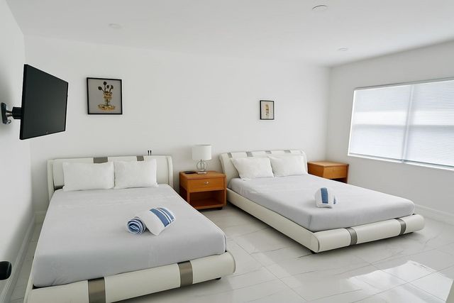 1260 SW 32nd St, Fort Lauderdale, FL 33315