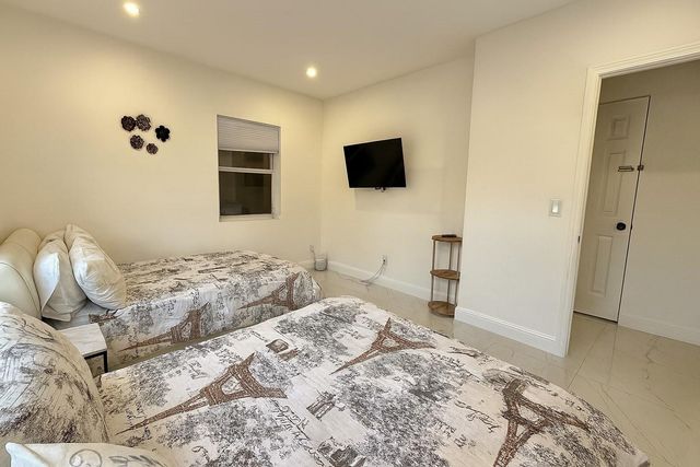 1260 SW 32nd St, Fort Lauderdale, FL 33315