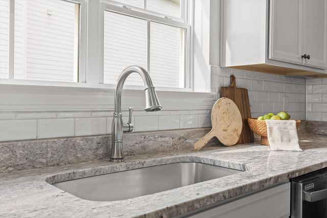 804 Wellstone Drive, Chattanooga, TN 37405